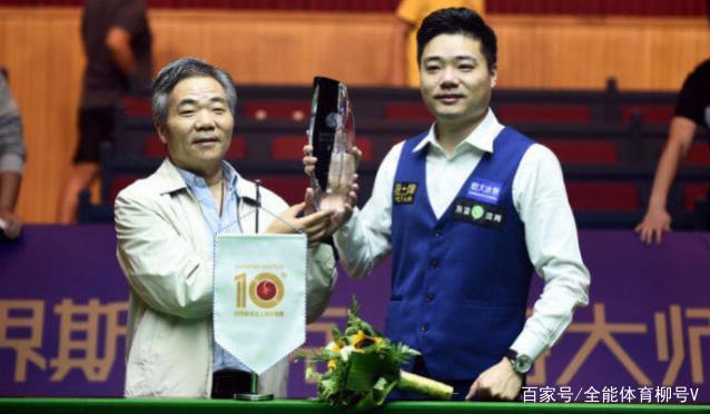 内马尔通过 内马尔通过